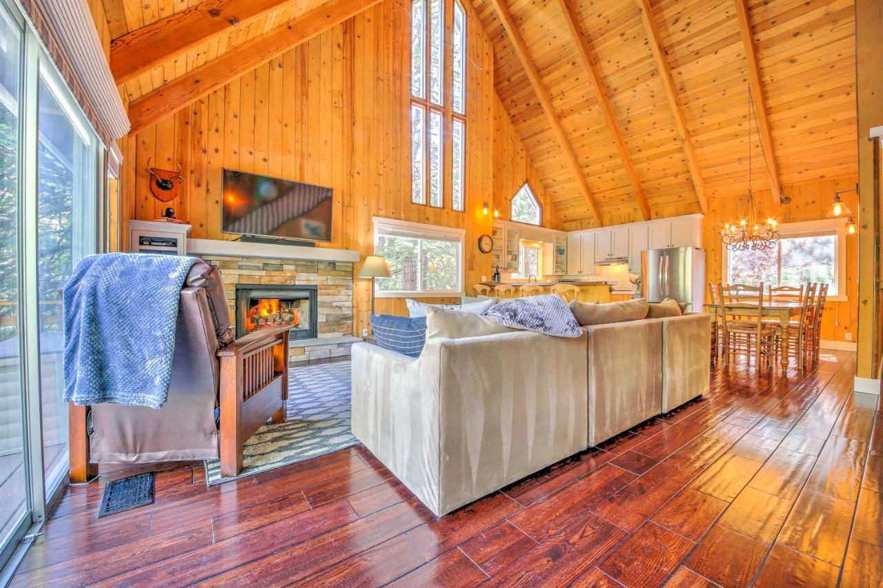 Gorgeous Lake Arrowhead Retreat Game Room And Deck Exteriör bild